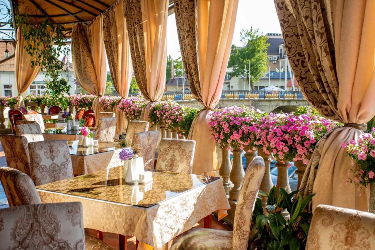 Zolota Pava Hotel Beregszász Kültér fotó