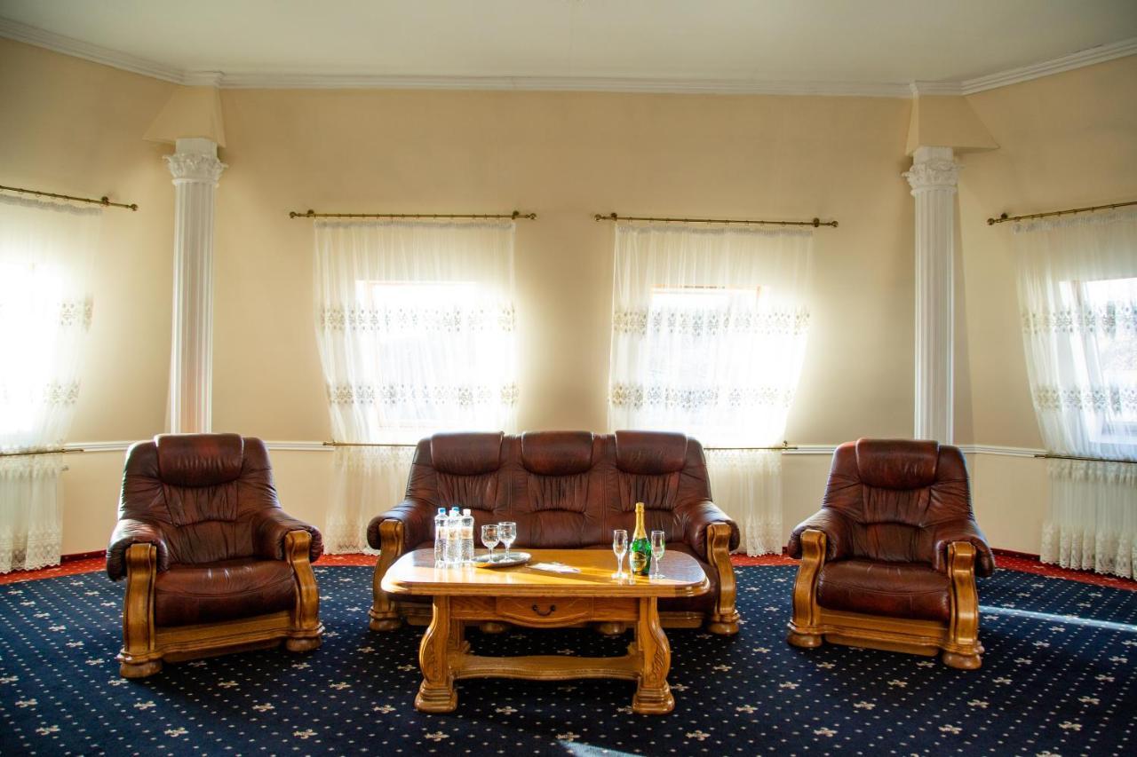 Zolota Pava Hotel Beregszász Kültér fotó