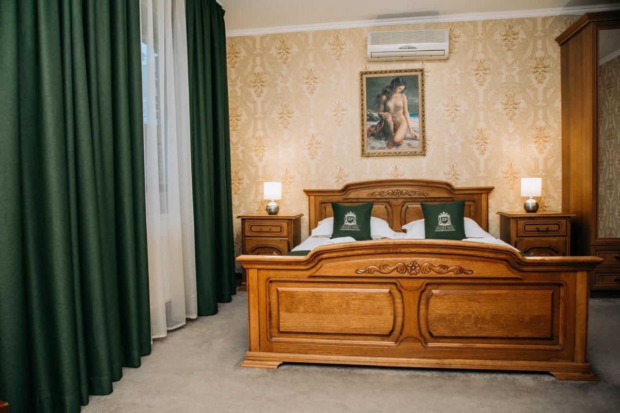 Zolota Pava Hotel Beregszász Kültér fotó