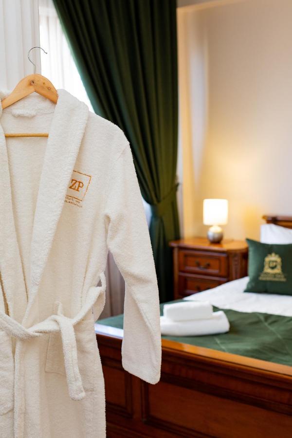 Zolota Pava Hotel Beregszász Kültér fotó