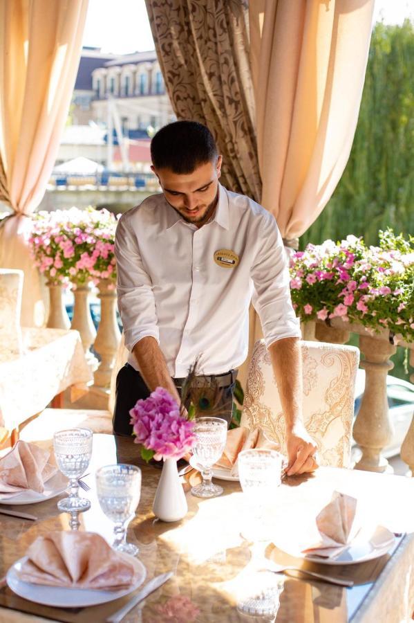 Zolota Pava Hotel Beregszász Kültér fotó