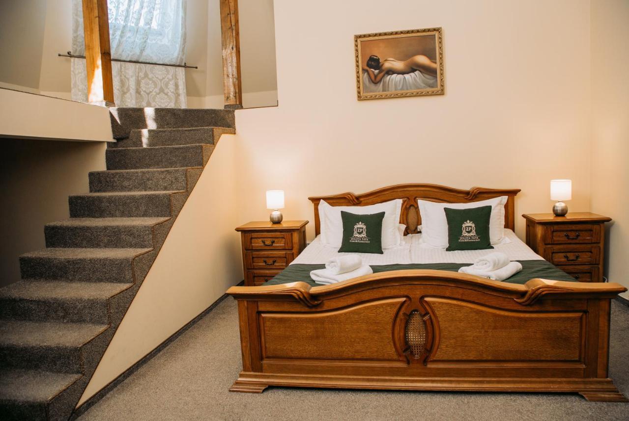 Zolota Pava Hotel Beregszász Kültér fotó